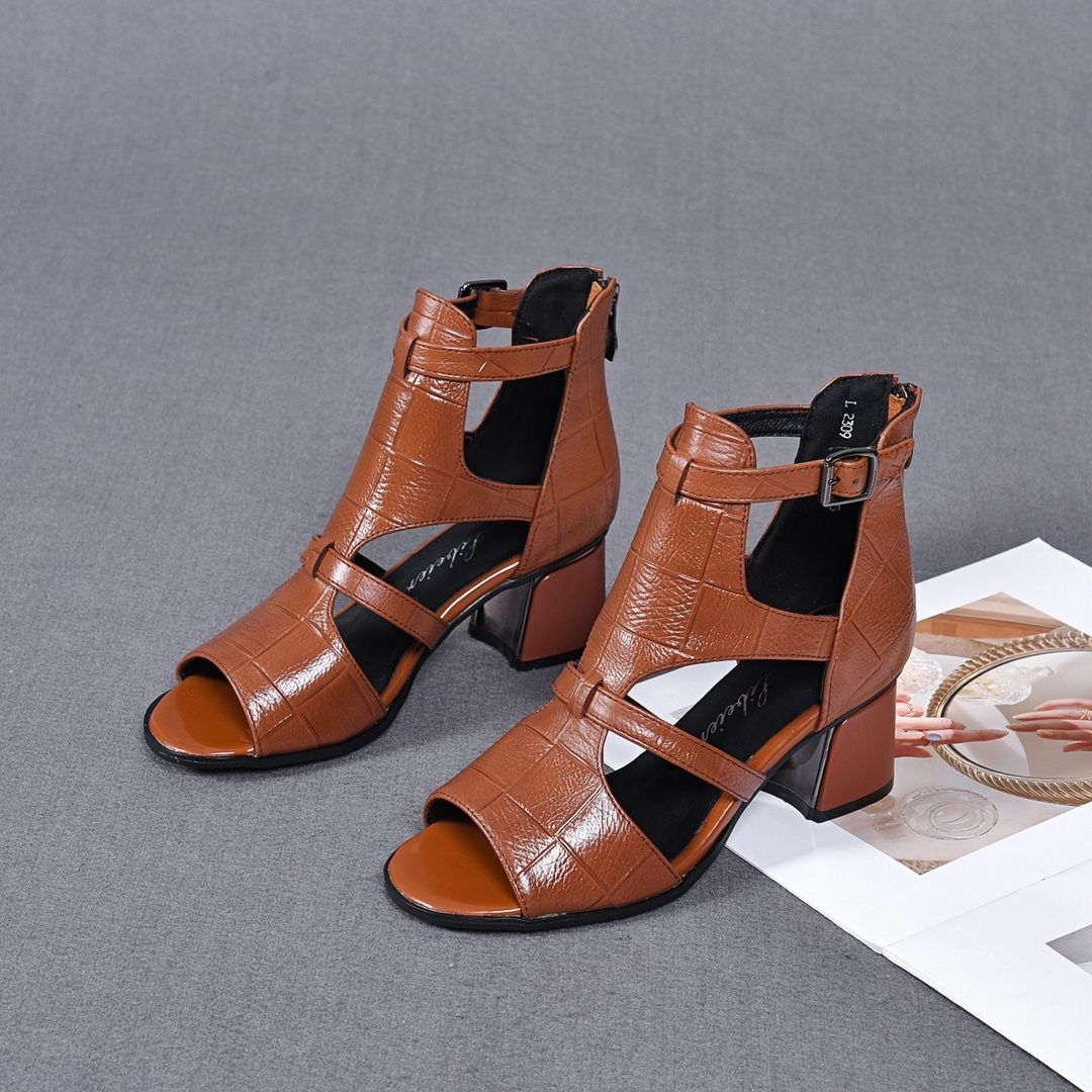 👡2026 New Soft Bottom Hollow Chunky Heel Soft Leather Roman Sandals